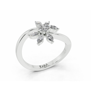 Ring with 0.22 ct Marquise Cut diamonds and 0.07 ct round diamonds