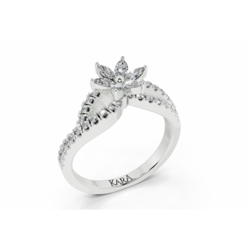 Ring with 0.22ct Marquise Cut diamonds and 0.29ct round diamonds