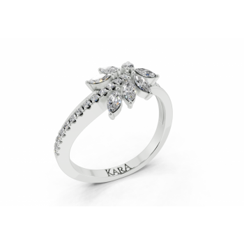 Ring with 0.25ct Marquise Cut diamonds and 0.14ct round diamonds