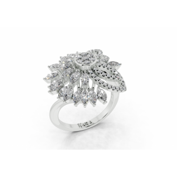 Ring with Marquise Cut diamonds of 0.82 ct and round diamonds of 0.33 ct