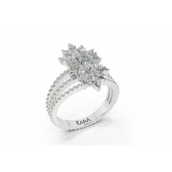 Ring with 0.37ct Marquise Cut diamonds, 0.36ct Princess Cut diamonds and 0.10ct Pear Cut diamonds