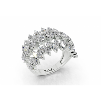 Ring with 1.42ct Marquise Cut diamonds and 1.16ct Oval Cut diamonds