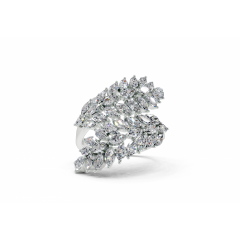 Ring with 1.57ct Marquise Cut diamonds and 0.17ct Pear Cut diamonds