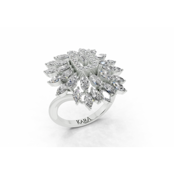 Ring with Marquise diamonds of 1.16 ct, Baget diamonds of 0.28 ct and Round diamonds of 0.06 ct