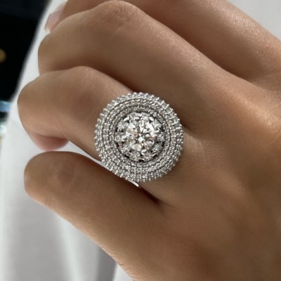 Ring with 1.01 ct center diamond and 2.17 ct side diamonds