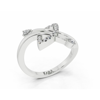 Ring with Pear Cut diamonds of 0.10 ct and round diamonds of 0.09 ct