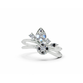 Ring with 0.11 ct Pear cut diamonds, 0.20 ct Marquise Cut, 0.07 ct Princess Cut diamonds and 0.01 ct round diamonds