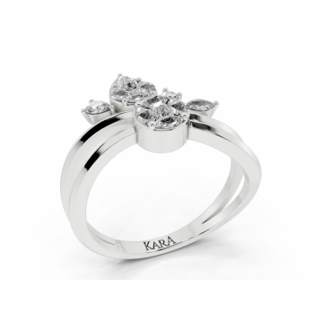 Ring with 0.11 ct Pear cut diamonds, 0.20 ct Marquise Cut, 0.07 ct Princess Cut diamonds and 0.01 ct round diamonds