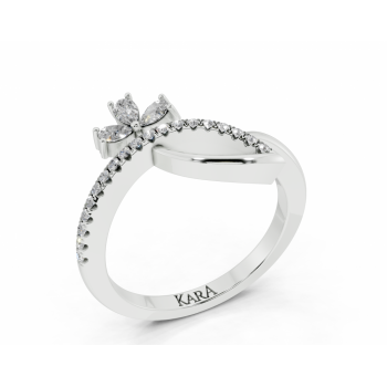 Ring with Pear Cut diamonds of 0.16 ct and round diamonds of 0.10 ct