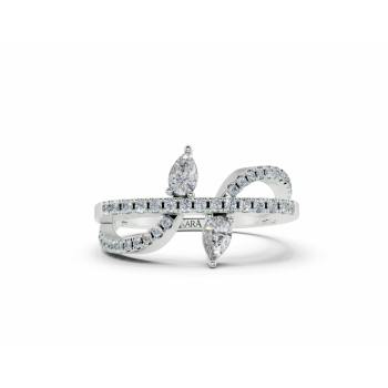 0.17ct Pear Cut diamond ring with 0.17ct round diamonds