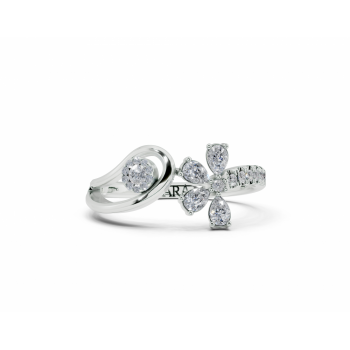Ring with Pear Cut diamonds of 0.21ct and round diamonds of 0.09ct