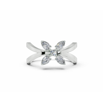 Ring with Pear Cut diamonds of 0.33 ct and round diamonds of 0.03 ct