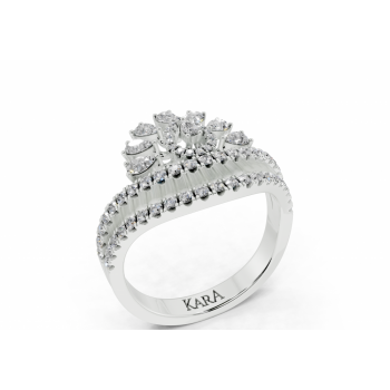 Ring with 0.37ct Pear Cut diamonds and 0.39ct round diamonds