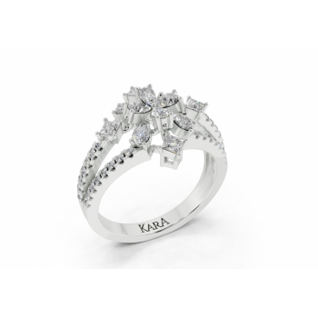 Ring with 0.41ct Pear Cut diamonds, 0.24ct Princess Cut diamonds and 0.30ct round diamonds