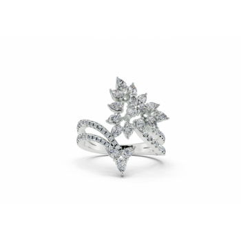 Pear Cut diamond ring with 0.92ct Pear Cut diamonds and 0.23ct round diamonds
