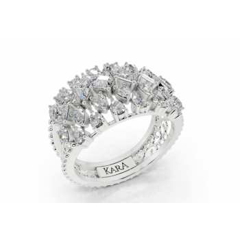 1.35ct Pear Cut diamond ring with 0.70ct Princess Cut diamonds