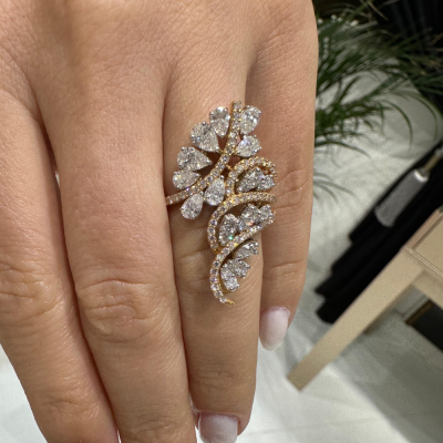 Ring with 1.31 ct Pear diamonds and 1.00 ct round diamonds