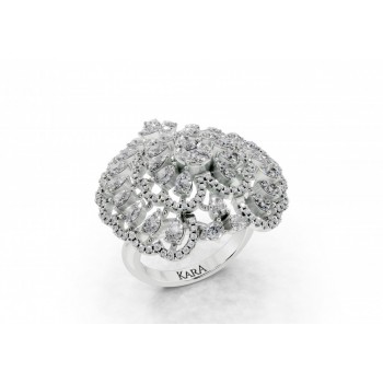 Ring with Pear diamonds of 1.72 ct, Princess diamonds of 0.03 ct, Marquise diamonds of 0.07 ct and Round diamonds of 0.28 ct