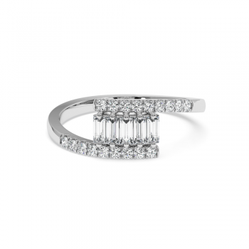 Ring with 0.26 ct Baget Diamonds and 0.13 ct Round Diamonds