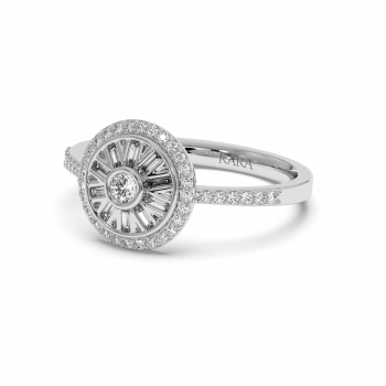 Ring with 0.23 ct Round Diamonds and 0.10 ct Baget Diamonds