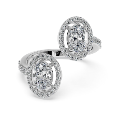 Ring with 0.34 ct round diamonds and 1.32 ct oval diamonds