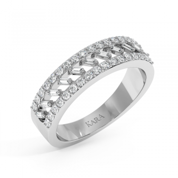 Ring with 0.37 ct Round Diamonds and 0.11 ct Baget Diamonds