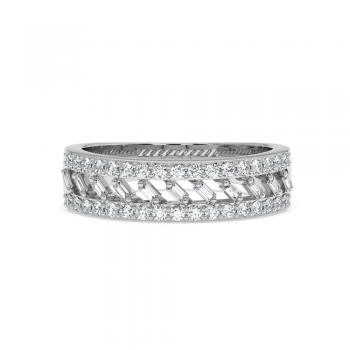 Ring with 0.37 ct Round Diamonds and 0.11 ct Baget Diamonds