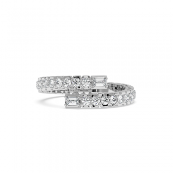 Ring with 0.76ct Round Diamonds and 0.04ct Baget Diamonds