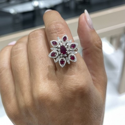 Ring with 0.66 ct diamonds and 0.84 ct rubies