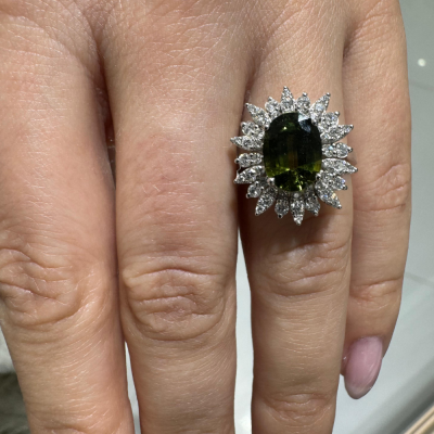 Ring with Sapphire 2.71 ct and Diamonds 0.64 ct