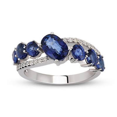 Ring with 2.52 ct Sapphires and 0.13 ct Diamonds