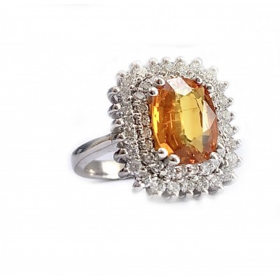 Ring with 2.39ct center Sapphire and 0.89 ct diamonds