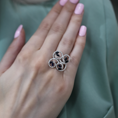 Ring with 1.30 ct sapphires and 0.46 ct diamonds