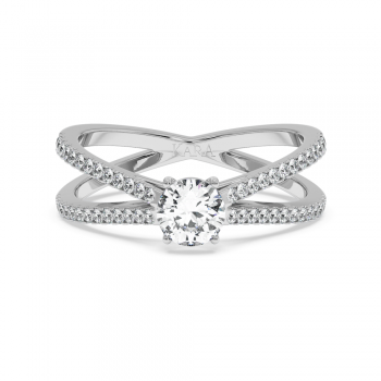 Engagement ring with central diamond of 0.33 ct and side diamonds of 0.37 ct