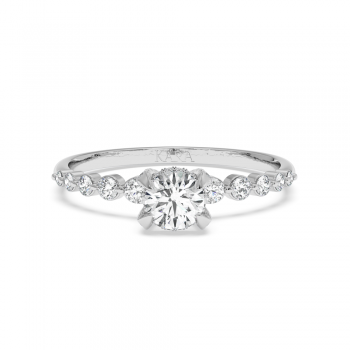Engagement ring with central diamond of 0.30 ct and side diamonds of 0.23 ct