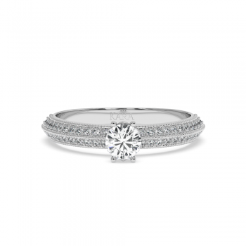 Engagement ring with central diamond of 0.31 ct and side diamonds of 0.19 ct
