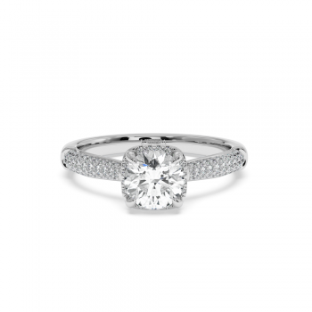 Engagement ring with central diamond of 0.32 ct and side diamonds of 0.43 ct