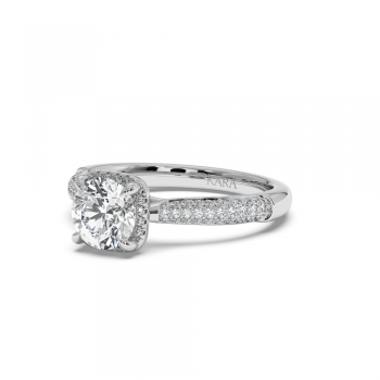 Engagement ring with central diamond of 0.32 ct and side diamonds of 0.43 ct