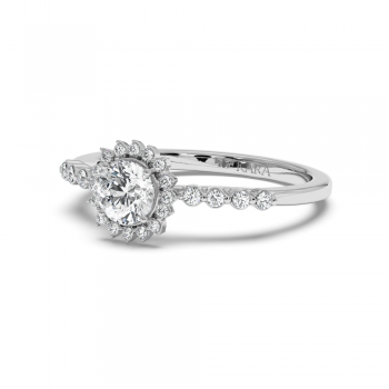 Engagement ring with central diamond of 0.48 ct and side diamonds of 0.14 ct