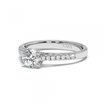 Engagement ring with central diamond of 0.59 ct and side diamonds of 0.18 ct