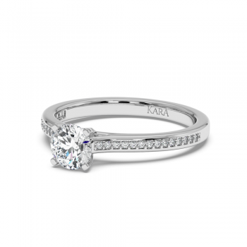 Engagement ring with central diamond of 0.66 ct and side diamonds of 0.08 ct
