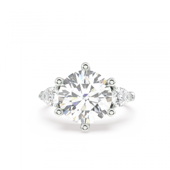 Engagement ring with 4.81ct Center Diamond and 0.71ct Side Diamonds