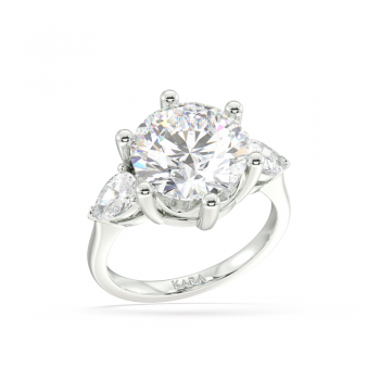 Engagement ring with 4.81ct Center Diamond and 0.71ct Side Diamonds