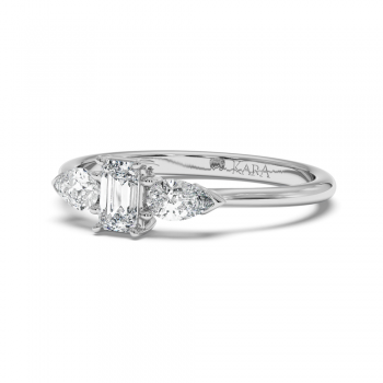 Engagement ring with 0.30 ct Emerald diamond and 0.19 ct Pear side diamonds