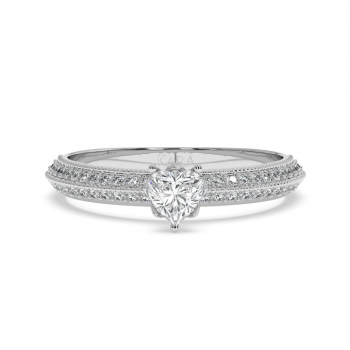 Engagement ring with Heart diamond of 0.30 ct and side diamonds of 0.19 ct