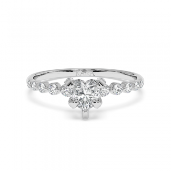 Engagement ring with Heart diamond of 0.30 ct and side diamonds of 0.27 ct