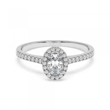 Engagement ring with 0.30 ct Oval diamond and 0.17 ct side diamonds