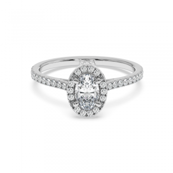 Engagement ring with 0.30 ct Oval diamond and 0.23 ct side diamonds
