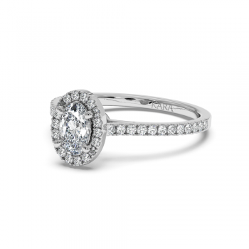 Engagement ring with 0.30 ct Oval diamond and 0.23 ct side diamonds