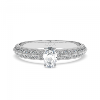 Engagement ring with 0.31 ct Oval diamond and 0.19 ct side diamonds